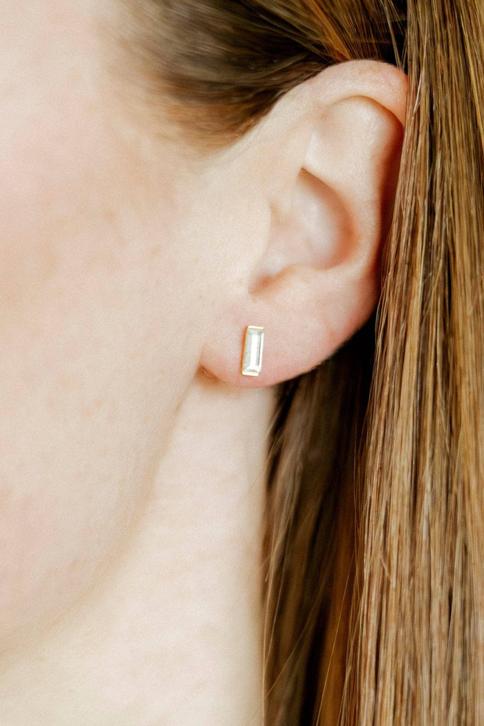 LINNY CO | Screwback Stud Earrings - Amber