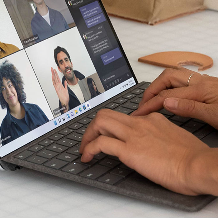 MICROSOFT SURFACE PRO 11 KEYBOARD WITH PEN STORAGE PLATINUM – EP2-01846