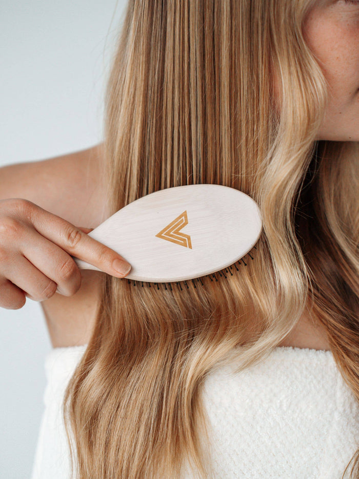 VOLO Beauty | Frizz Out Hairbrush
